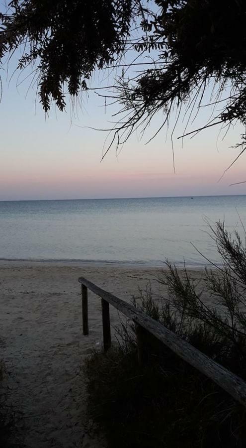 Villino Celeste Fronte Spiaggia Torre Lapillo Buitenkant foto