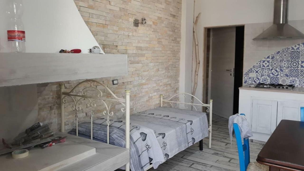 Villino Celeste Fronte Spiaggia Torre Lapillo Buitenkant foto