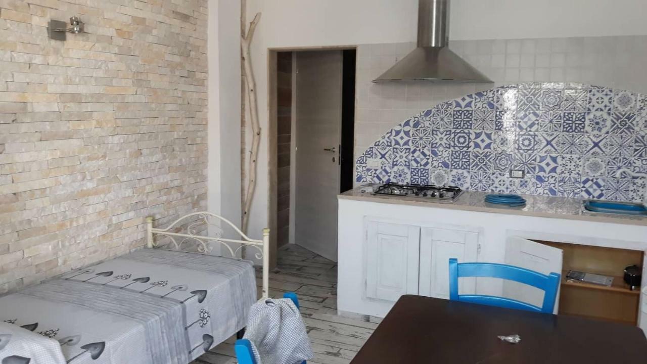 Villino Celeste Fronte Spiaggia Torre Lapillo Buitenkant foto